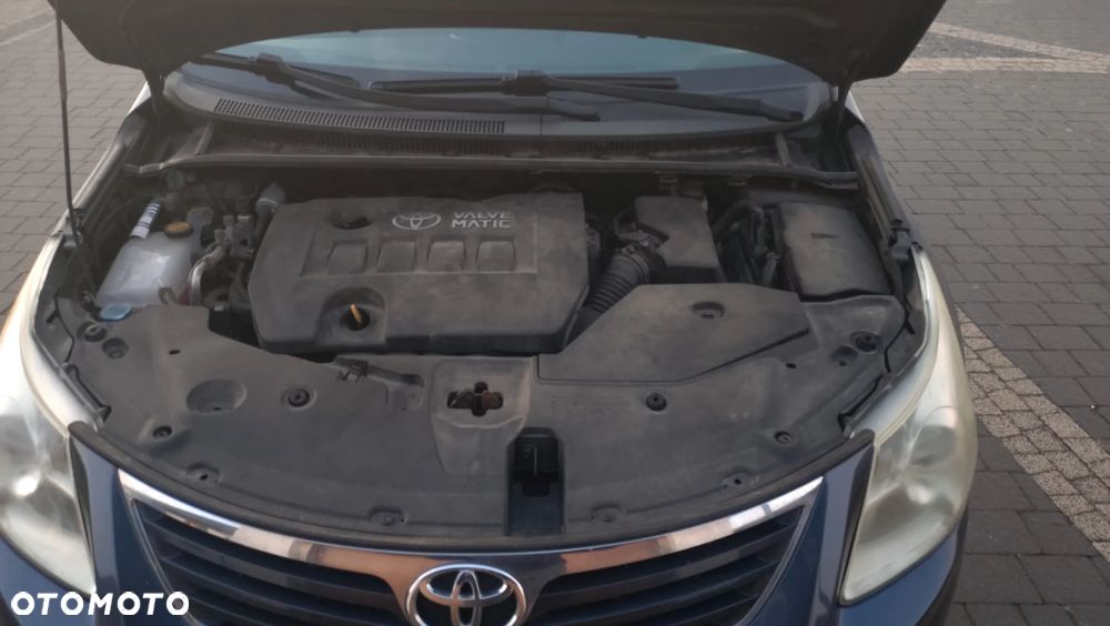 Toyota Avensis - 9