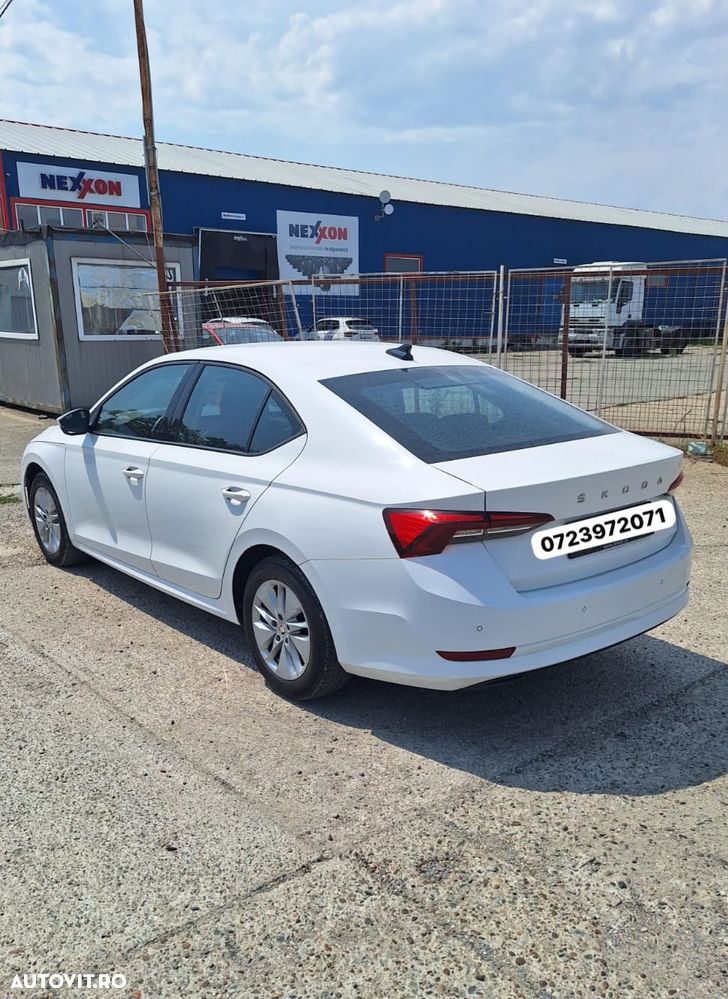 Skoda Octavia 2.0 TDI DSG Ambition - 2