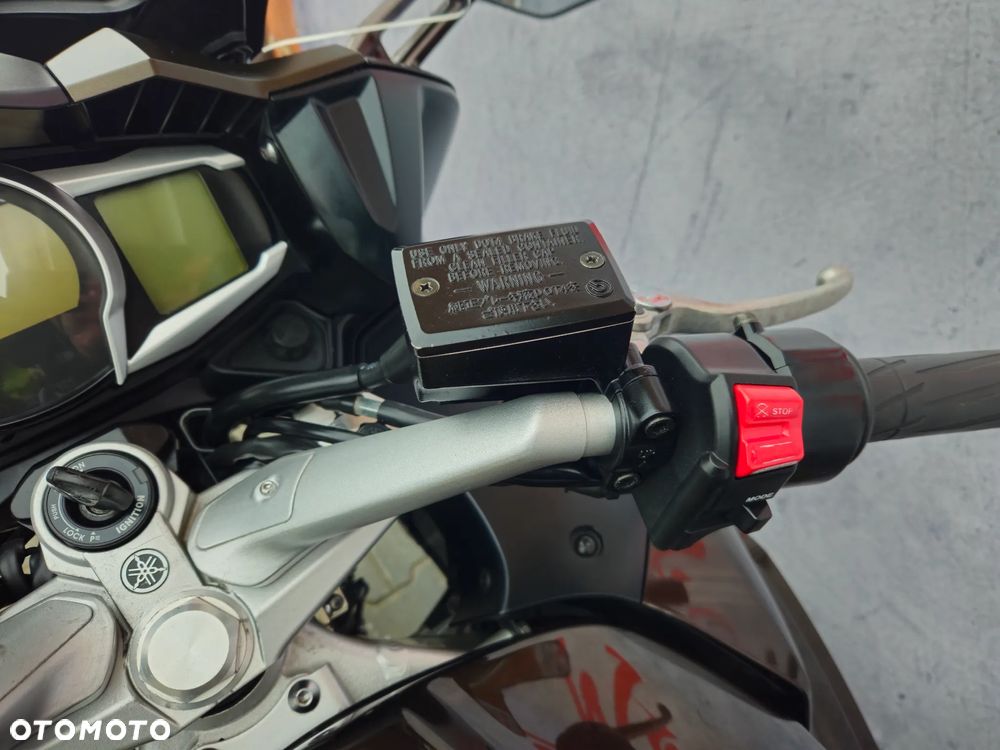 Yamaha FJR - 27