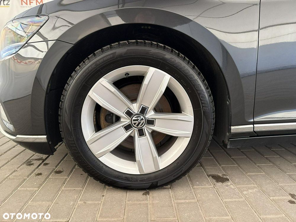 Volkswagen Passat - 21