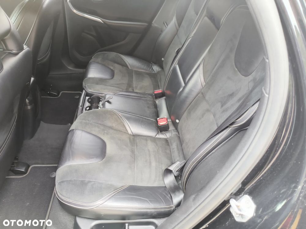 Volvo V40 D4 Drive-E R-Design Summum - 13