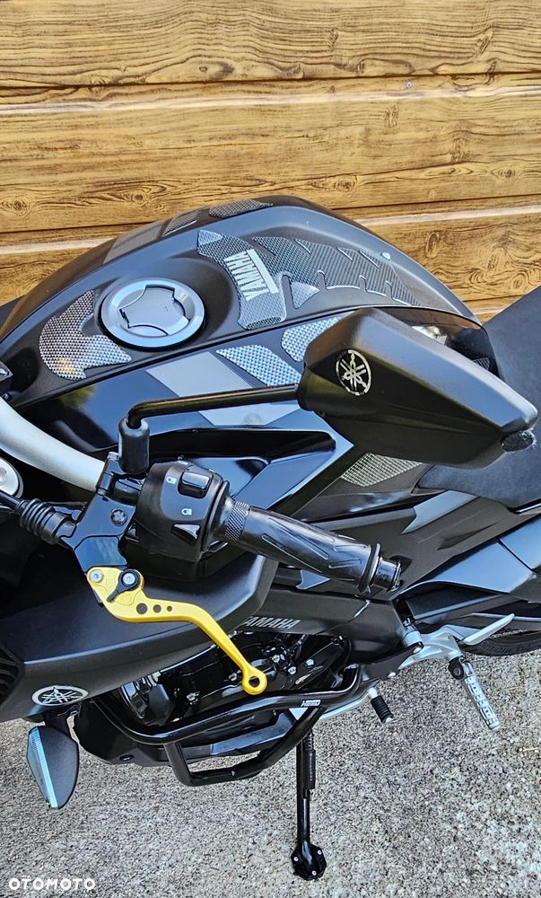 Yamaha MT - 16