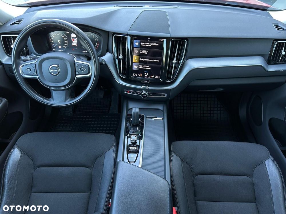 Volvo XC 60 B4 B Momentum - 4