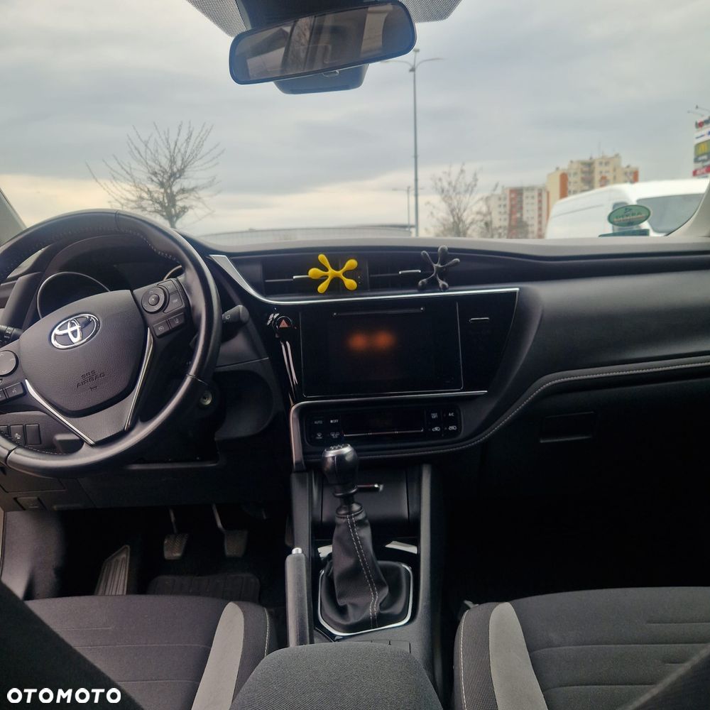 Toyota Auris 1.6 Premium - 15