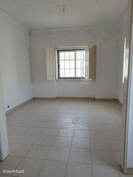 T4 no centro de Alpiarça - Grande imagem: 2/8