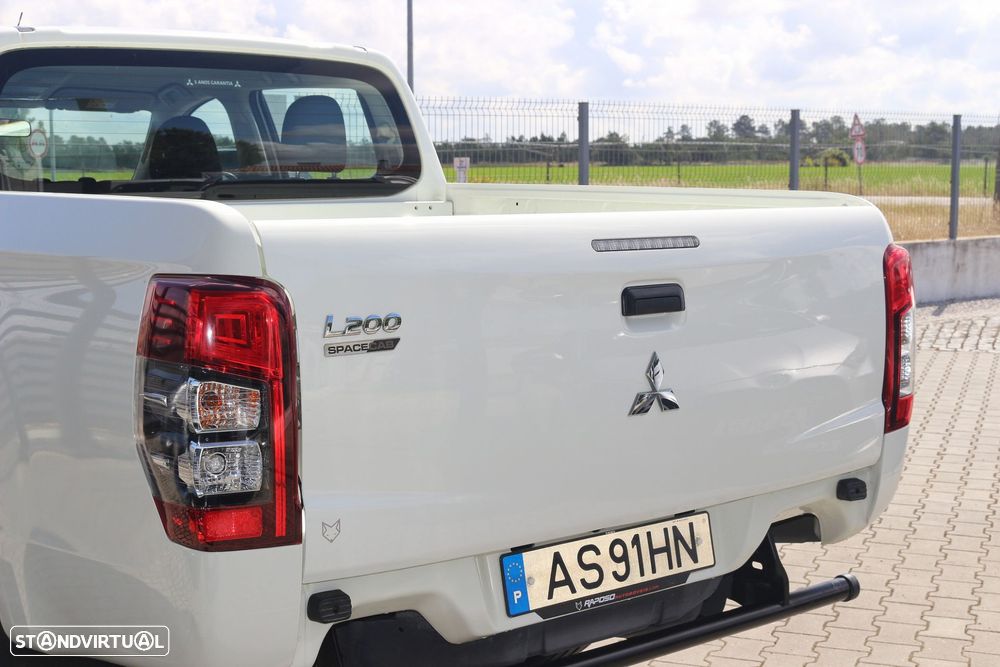 Mitsubishi L200 2.3 DI-D Space Cab Invite Strakar Look 4WD - 19