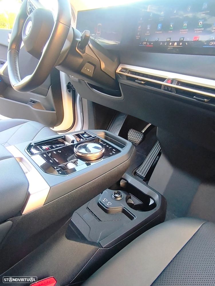 BMW iX xDrive40 - 18