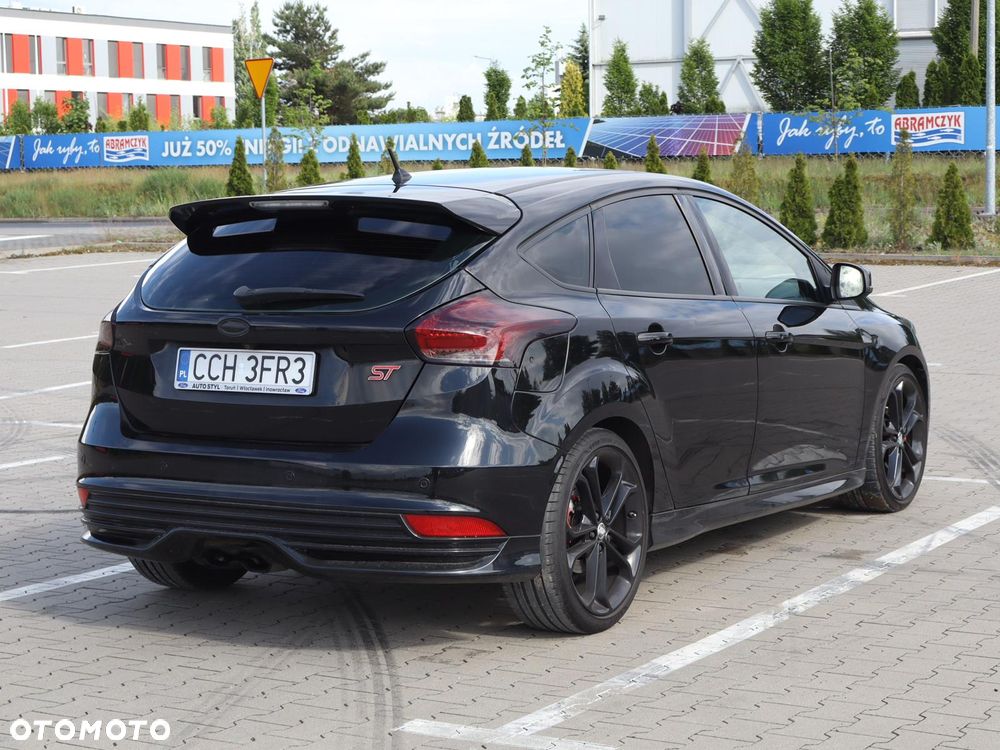 Ford Focus 2.0 EcoBoost ST mit Leder-Exclusiv-Paket - 4