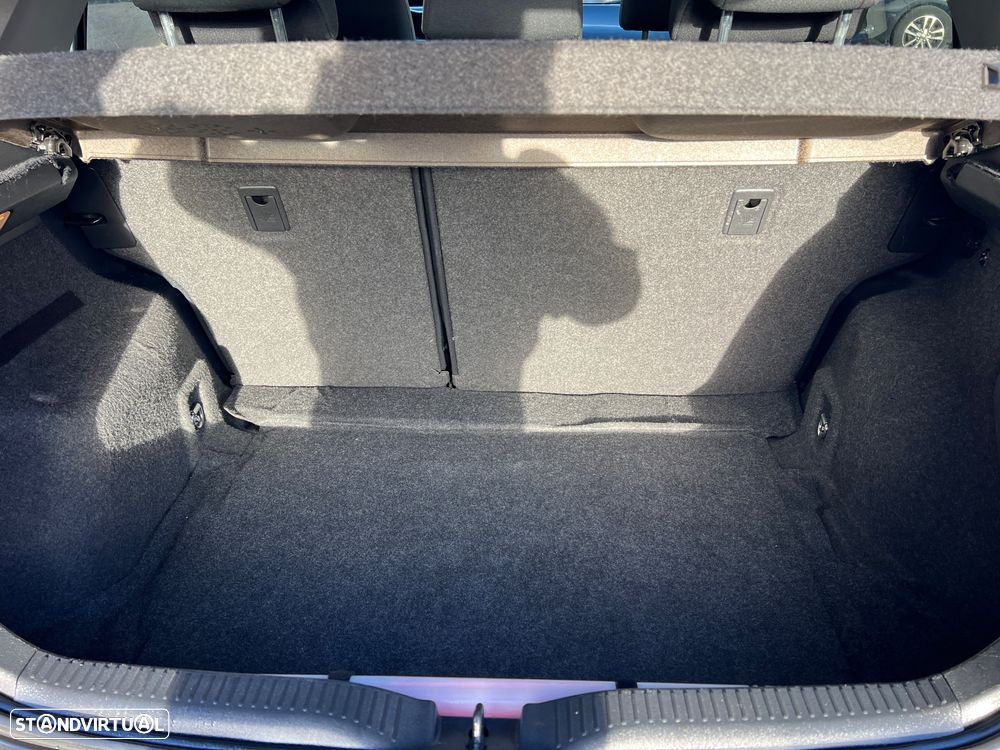 Toyota Auris 1.4 D-4D Exclusive +P.Sport+VSC - 11