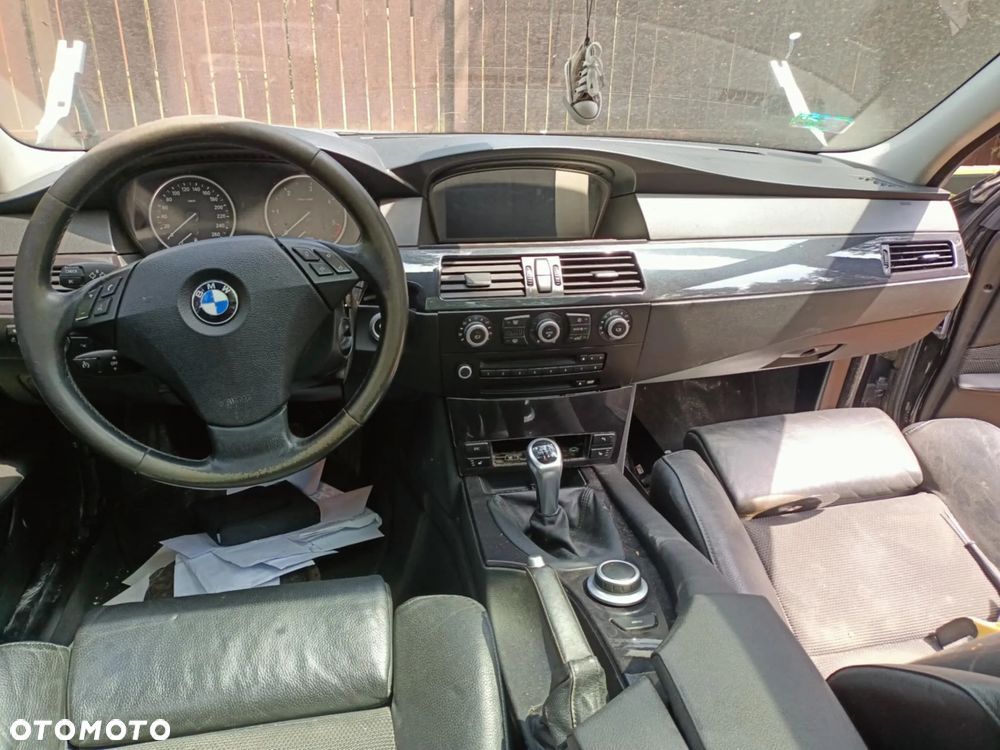 Deska rozdzielcza konsola kokpit BMW E60 E61 lift LCI start stop HeadUp Head Up Europa