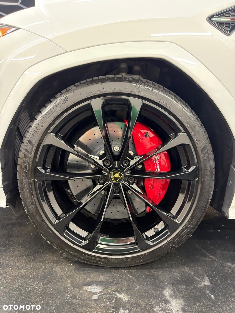 Lamborghini Urus - 15