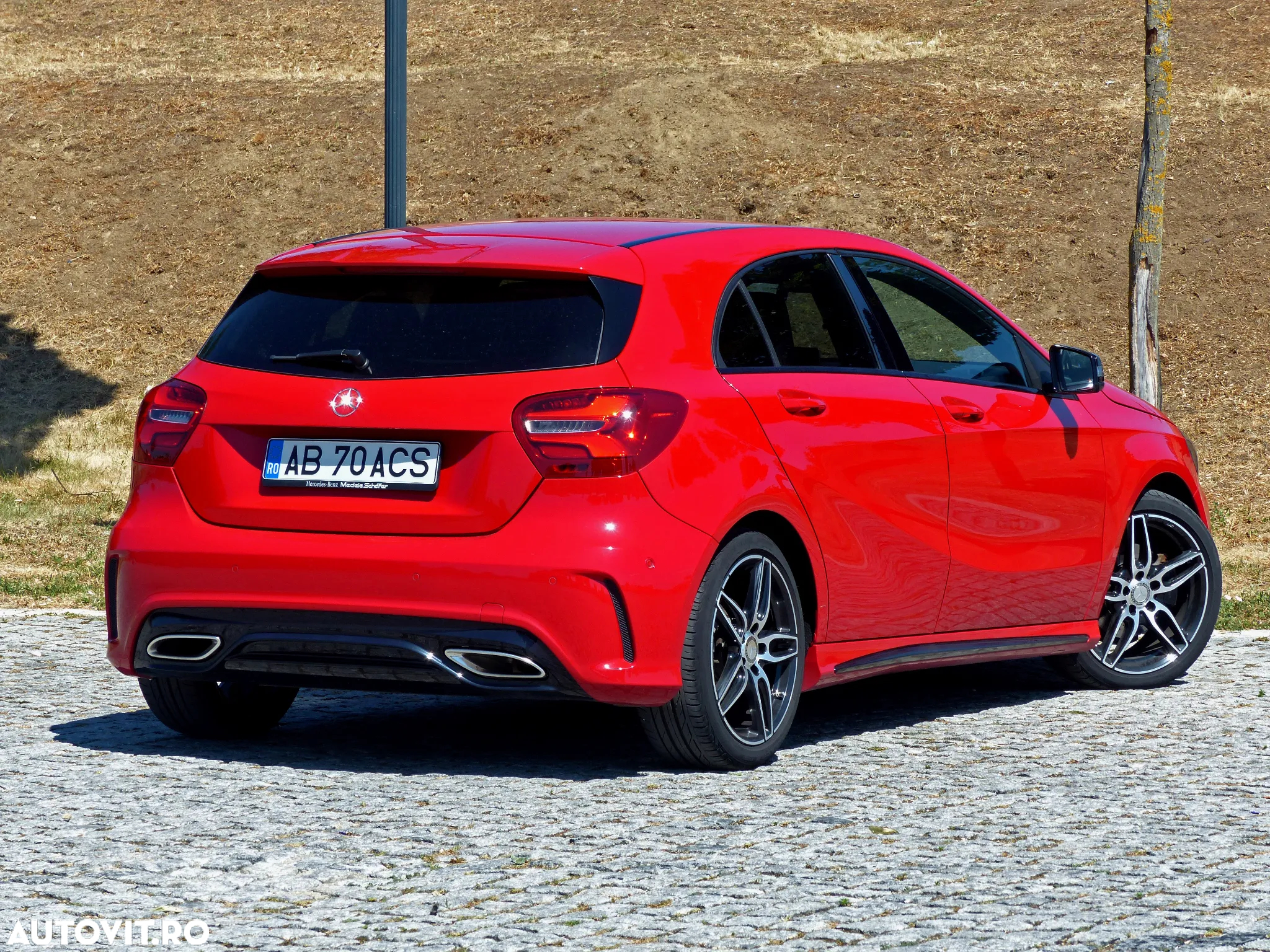 Mercedes-Benz A 180 7G-DCT AMG Line - 4