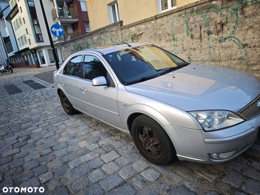 Ford Mondeo 2.0 Ghia - 1