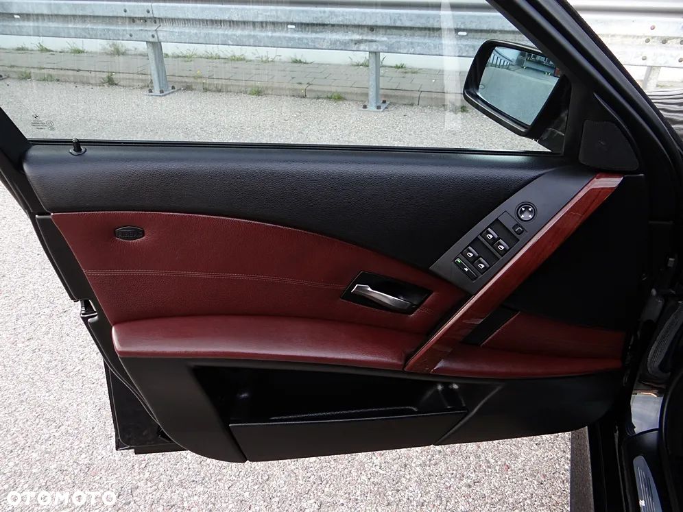 BMW Seria 5 530xd - 23