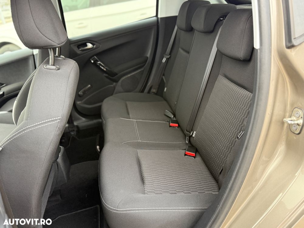 Peugeot 208 82 PureTech Style - 18