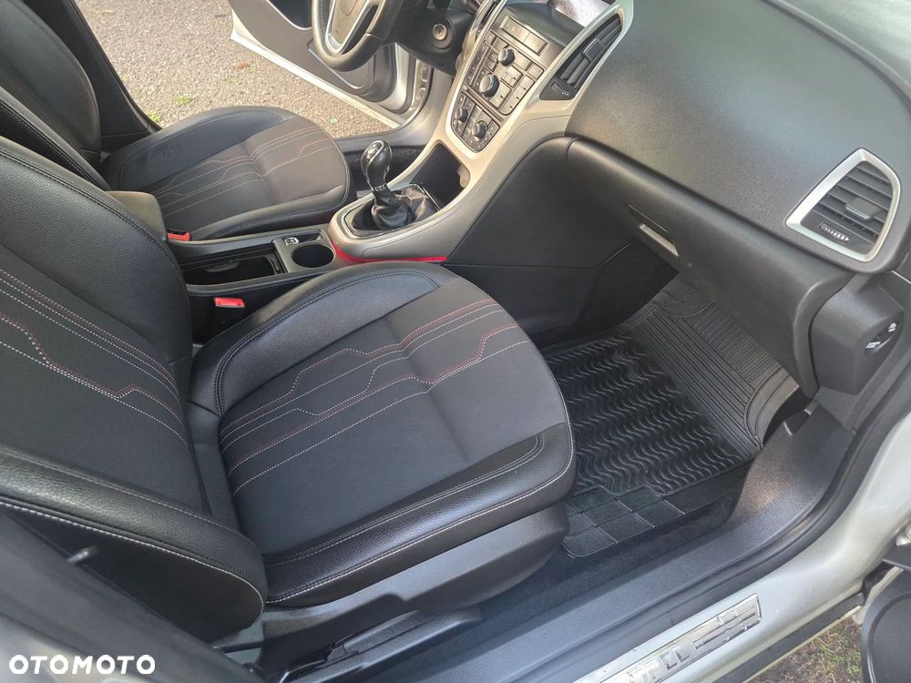 Opel Astra 1.4 Turbo ecoFLEX Start/Stop 150 Jahre - 26