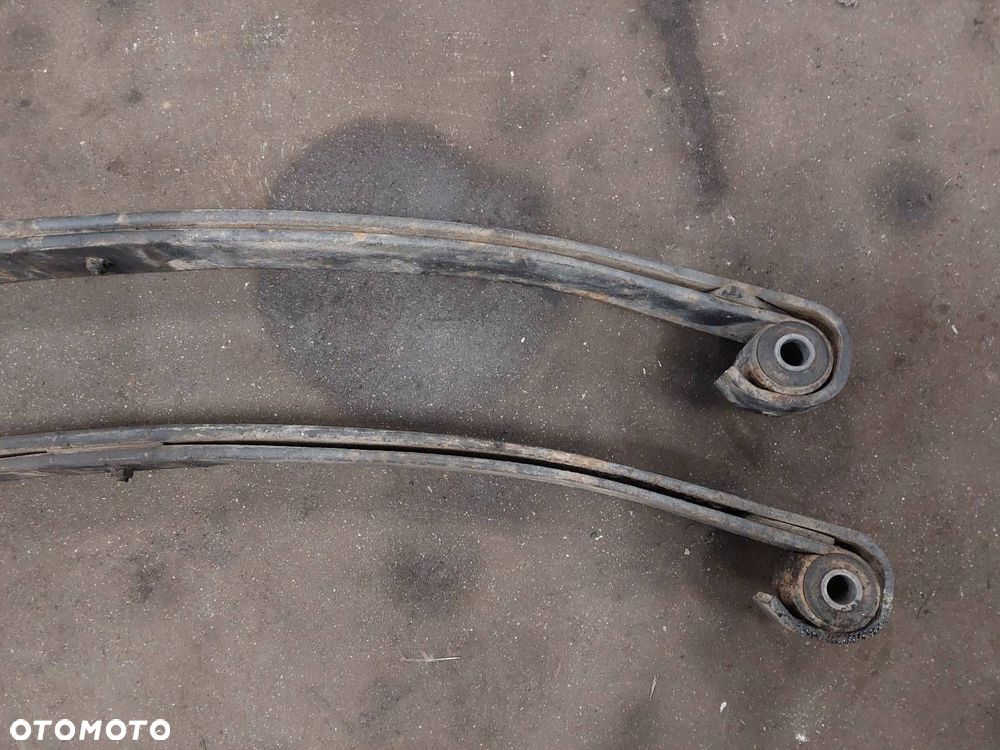 RESOR PIÓROWY TYŁ KOMPLET RENAULT TRAFIC I 89-00 2 PIÓROWY - 7