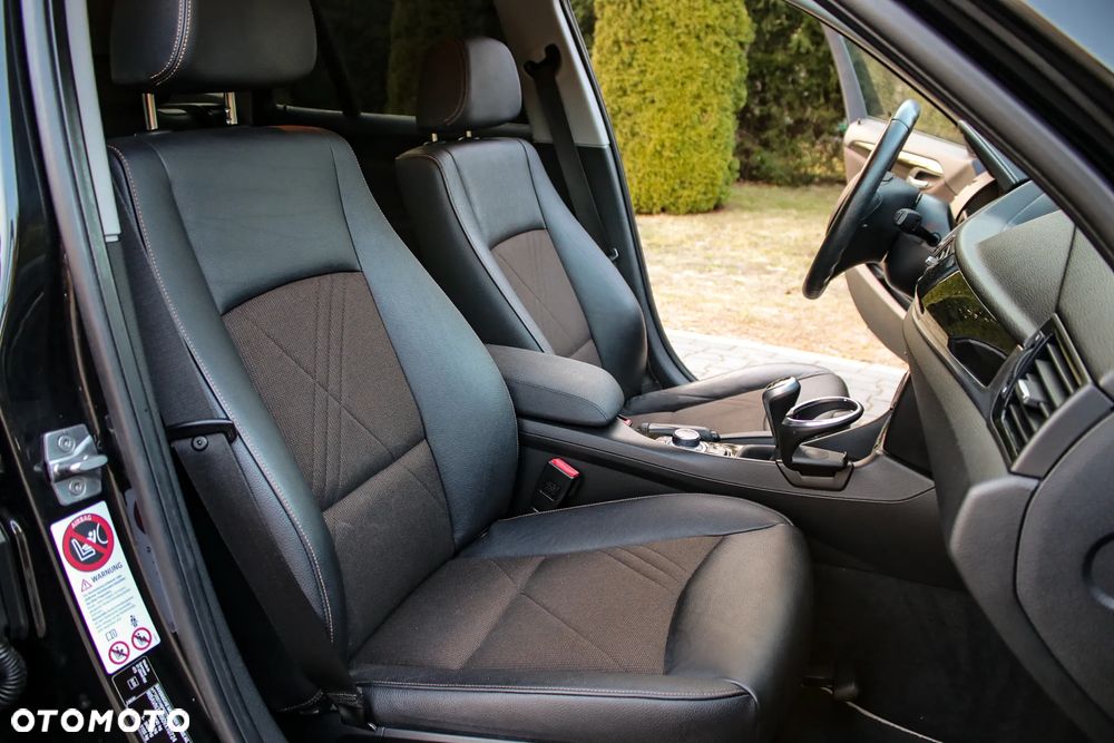 BMW X1 sDrive18d xLine - 19