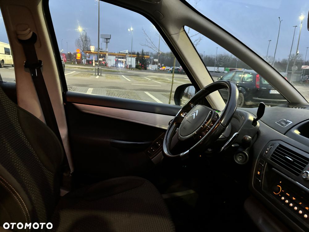 Citroën C4 Grand Picasso 2.0 HDi FAP ESG6 Confort - 17