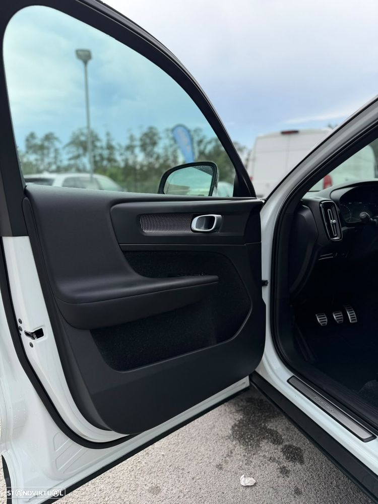 Volvo XC 40 2.0 D3 R-Design - 4