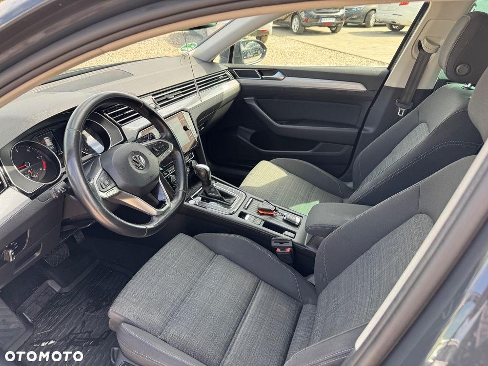 Volkswagen Passat 2.0 TDI SCR DSG Elegance - 18