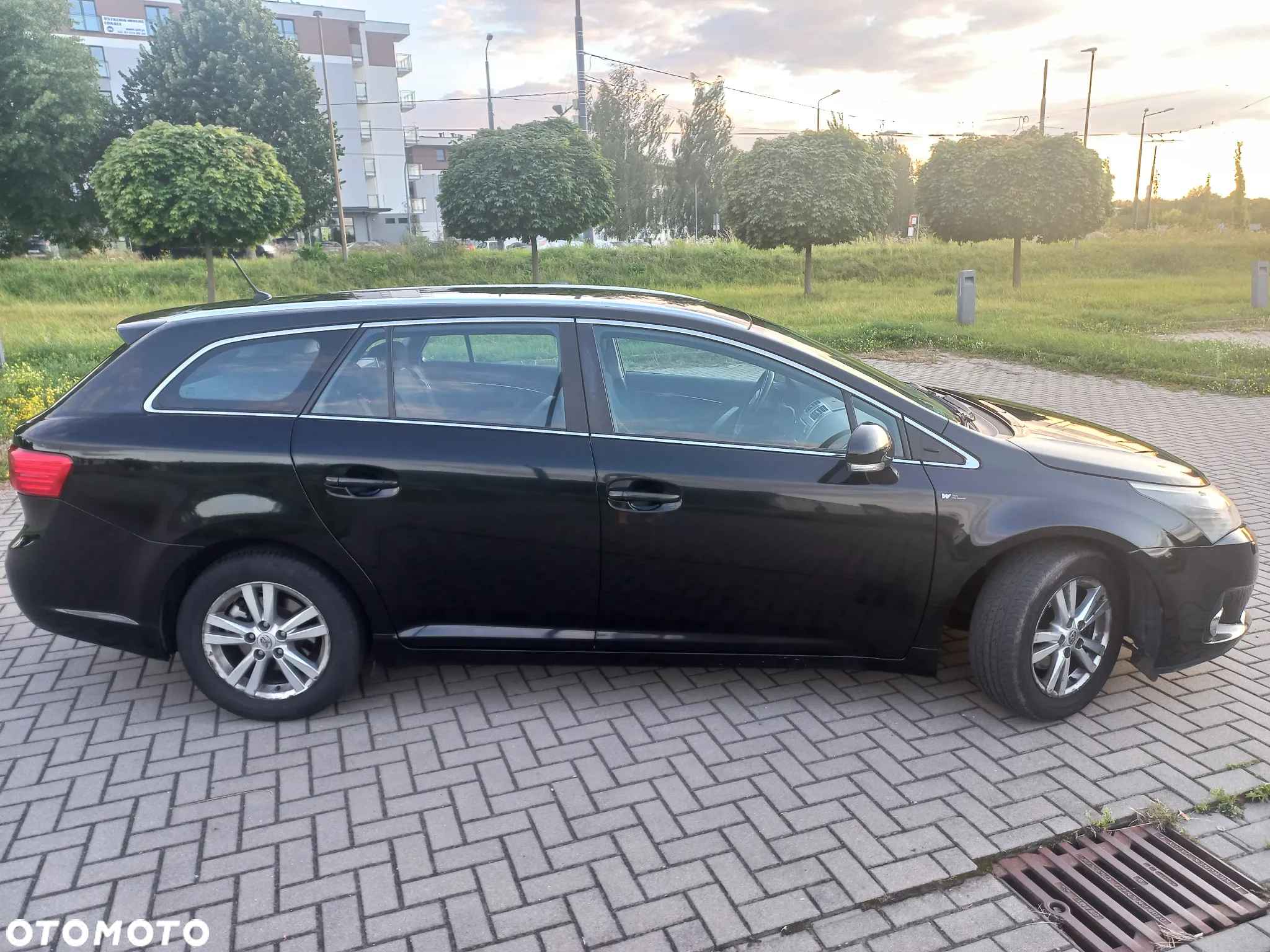 Toyota Avensis 2.0 D-4D Sol - 4