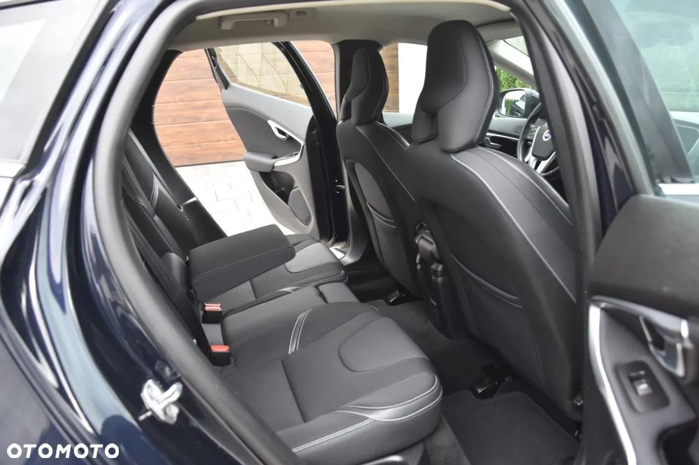 Volvo V40 D2 Momentum - 16
