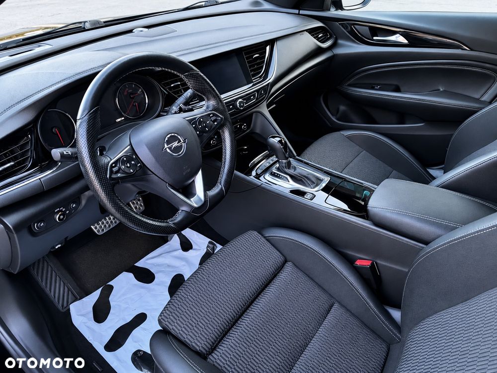 Opel Insignia 1.5 T Exclusive S&S - 13
