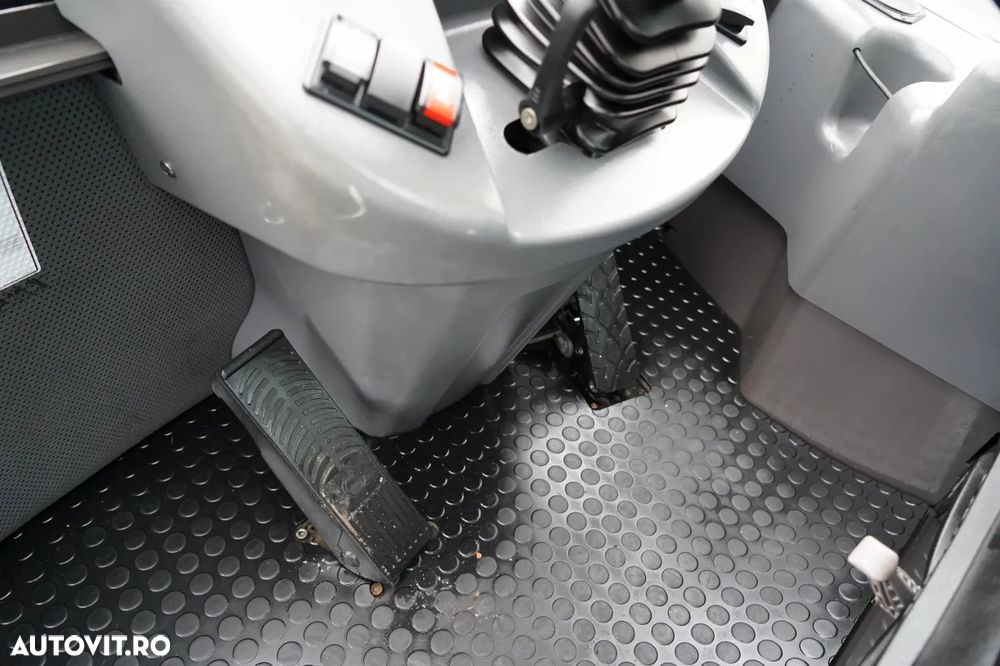 Hitachi ZW95 / ÎNCĂRCĂTOR PE ROȚI / 2020 / FURCĂ PENTRU PALEȚI - 34