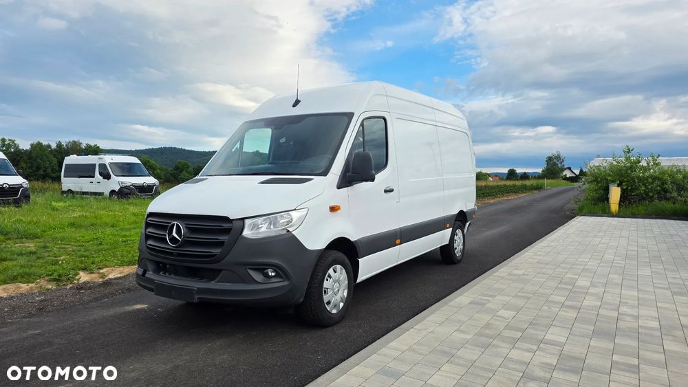 Mercedes-Benz Sprinter - 1