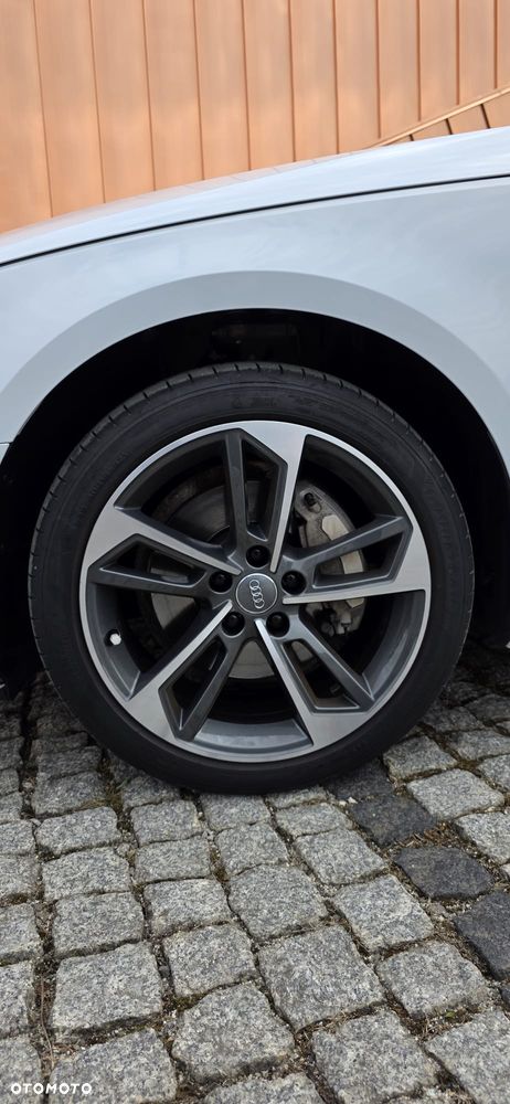 Audi A4 Avant 40 TDI quattro S tronic S line - 35