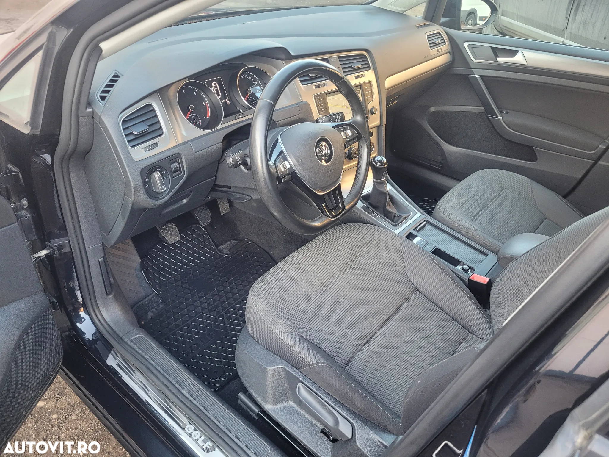 Volkswagen Golf Variant 1.6 TDI BlueMotion Technology Comfortline - 8