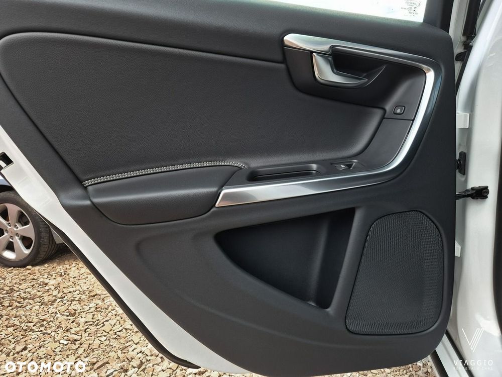 Volvo V60 D3 Momentum - 22