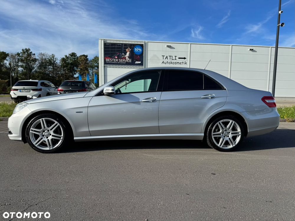 Mercedes-Benz E-Class 2011 photo 2