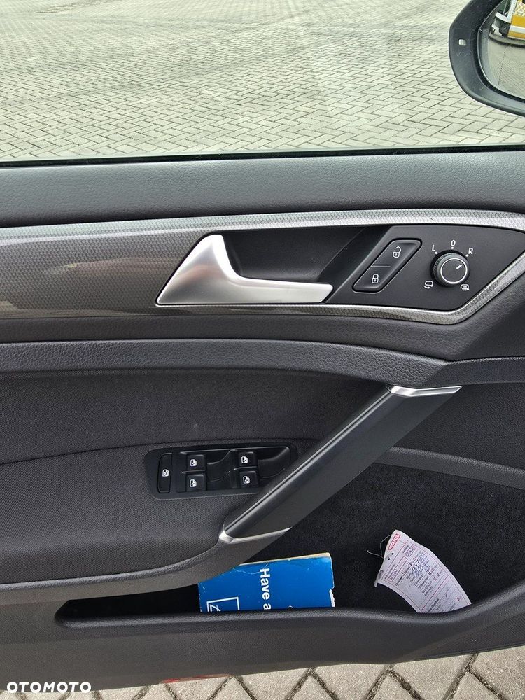 Volkswagen Golf - 15