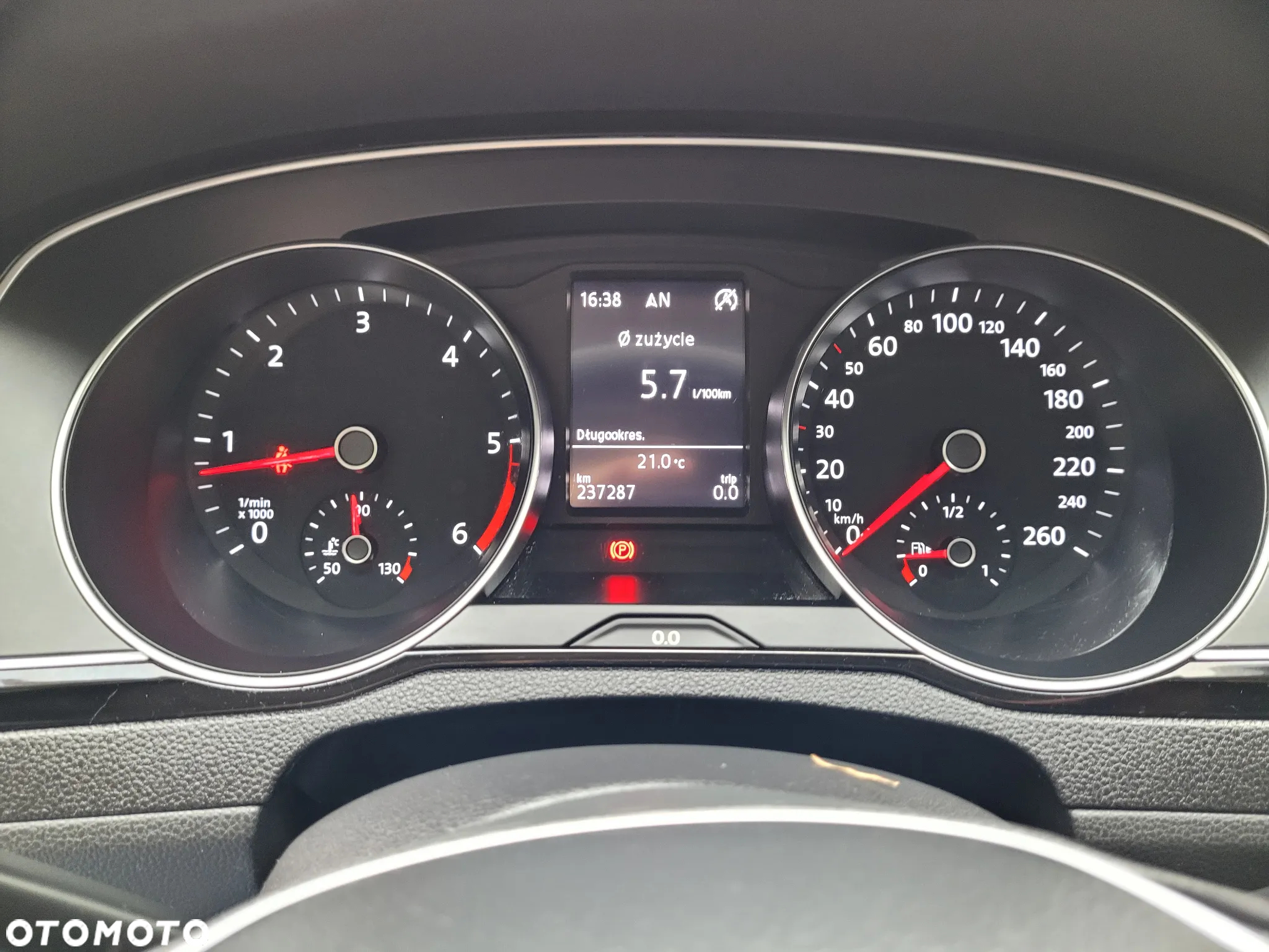 Volkswagen Passat 2.0 TDI BMT Comfortline - 32