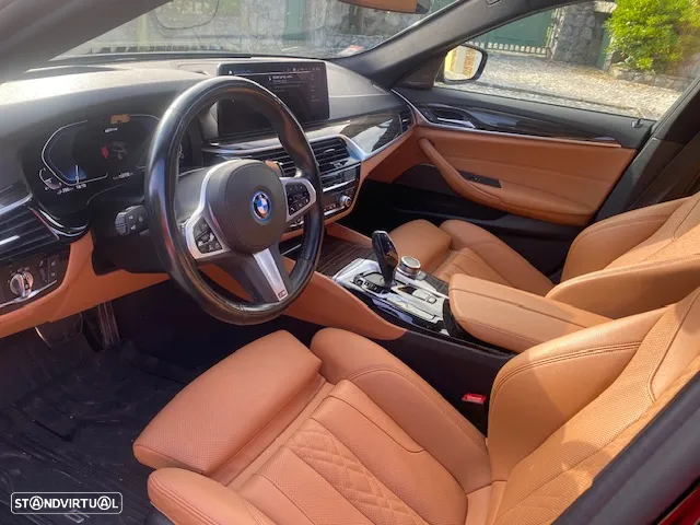 BMW 530 e Pack Desportivo M - 34