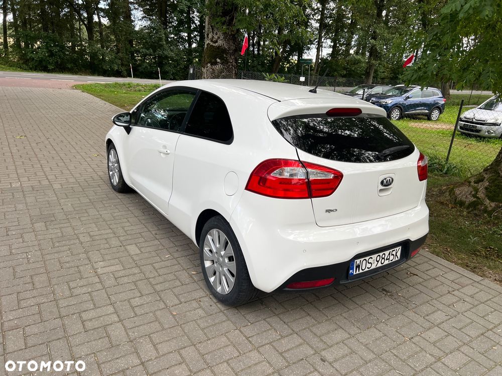 Kia Rio 1.2 L - 7