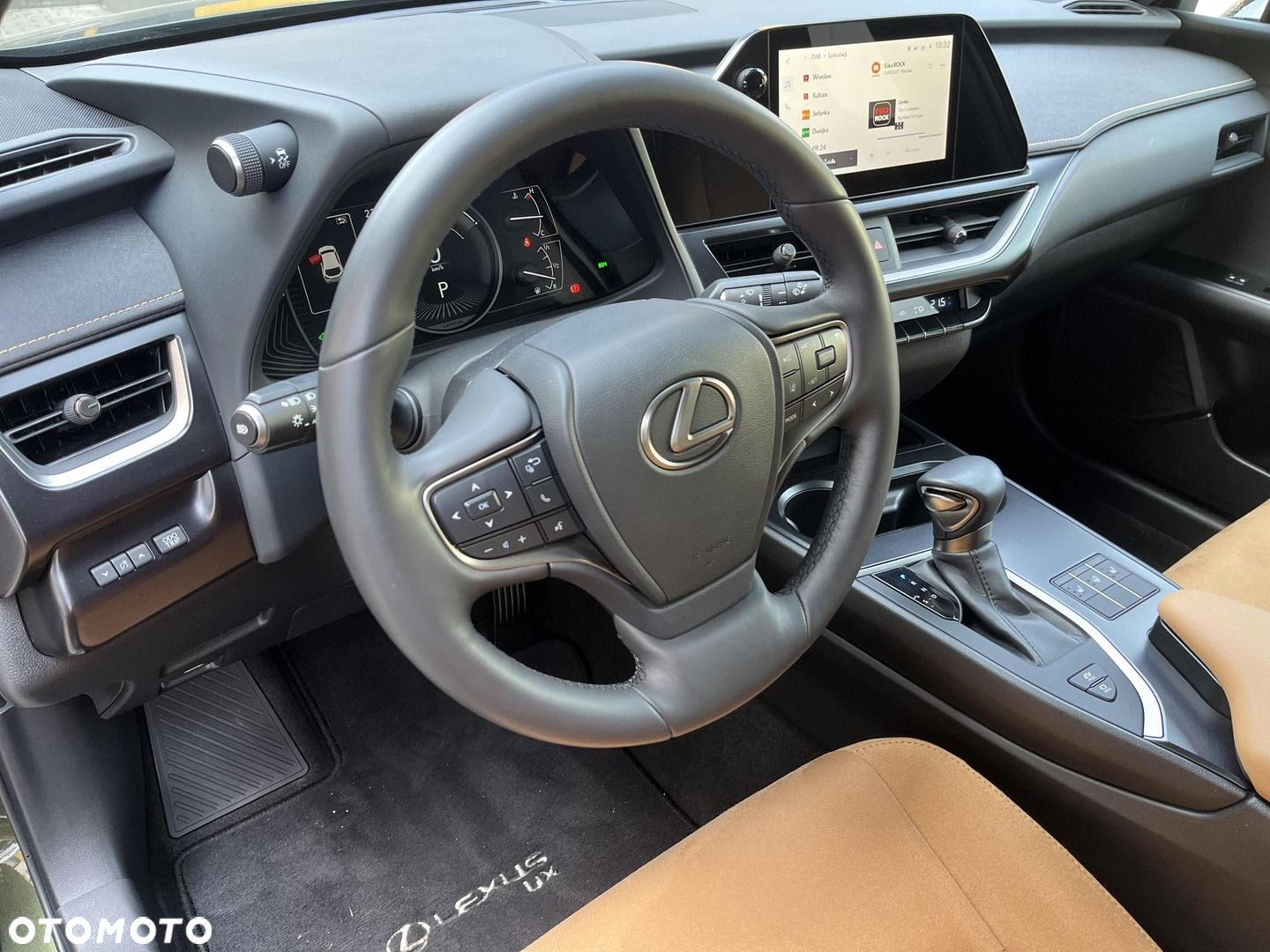 Lexus UX - 12