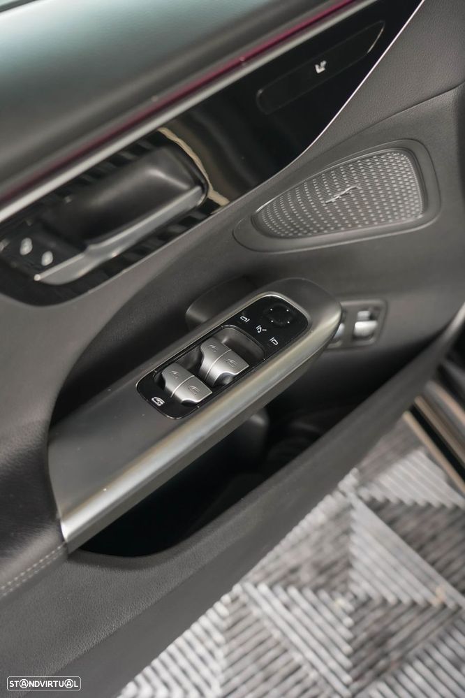 Mercedes-Benz C 300 - 50