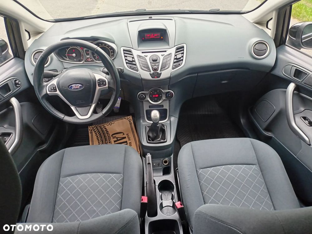 Ford Fiesta 1.25 Ghia - 9