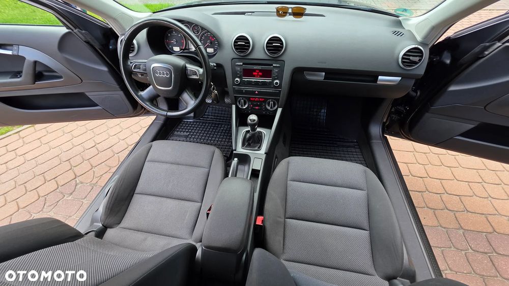 Audi A3 3-drzwiowe 1.6 TDI DPF Attraction - 30