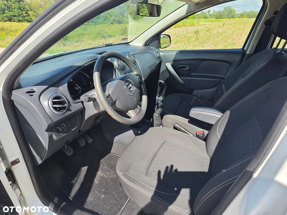 Dacia Sandero 1.2 16V Laureate EU6 - 18