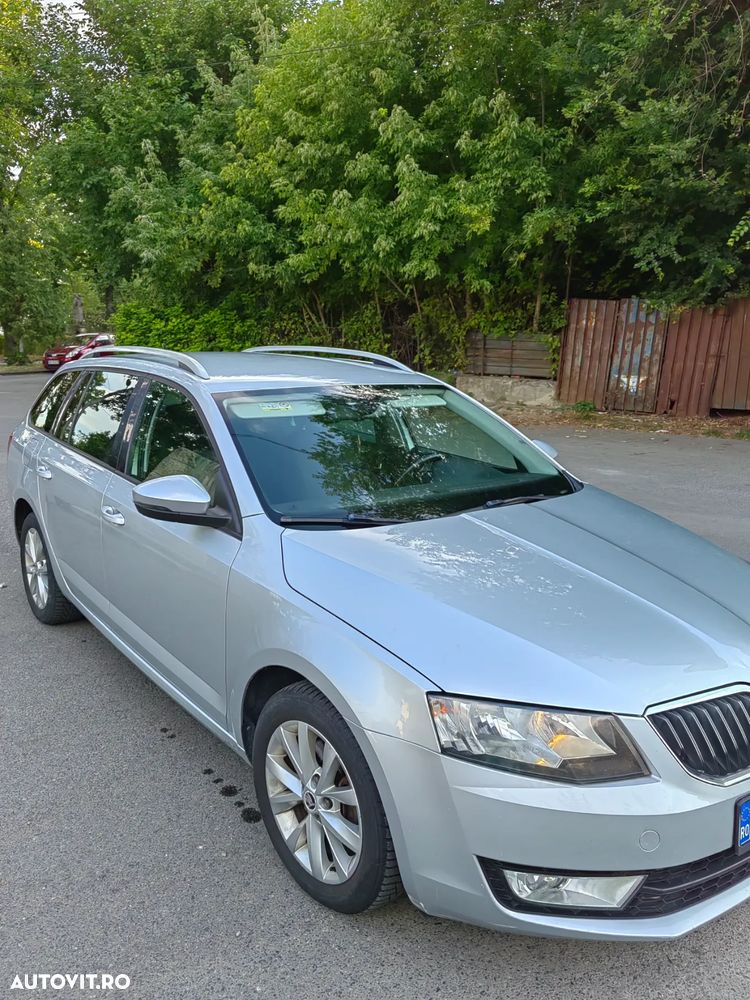 Skoda Octavia Combi 2.0 TDI (Green tec) DSG Style - 4