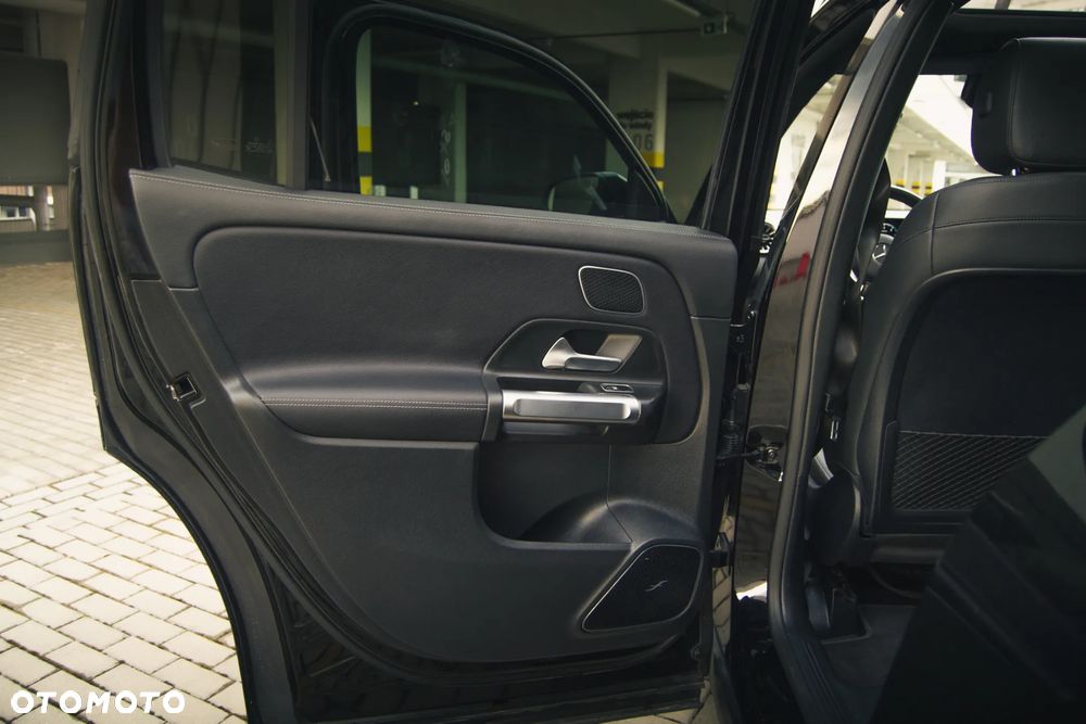 Mercedes-Benz GLB - 13