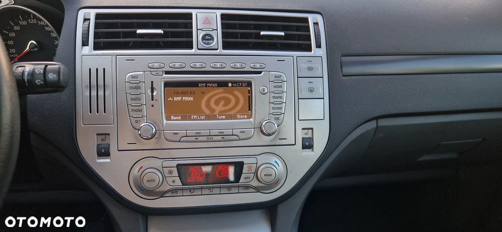 Ford Kuga 2.0 TDCi 4x4 Titanium - 38
