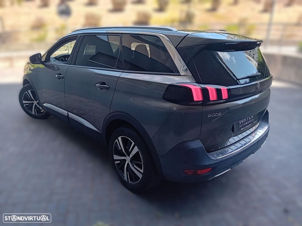 Peugeot 5008 2017 photo 5