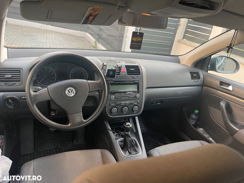 Volkswagen Jetta 1.6 Comfortline - 7