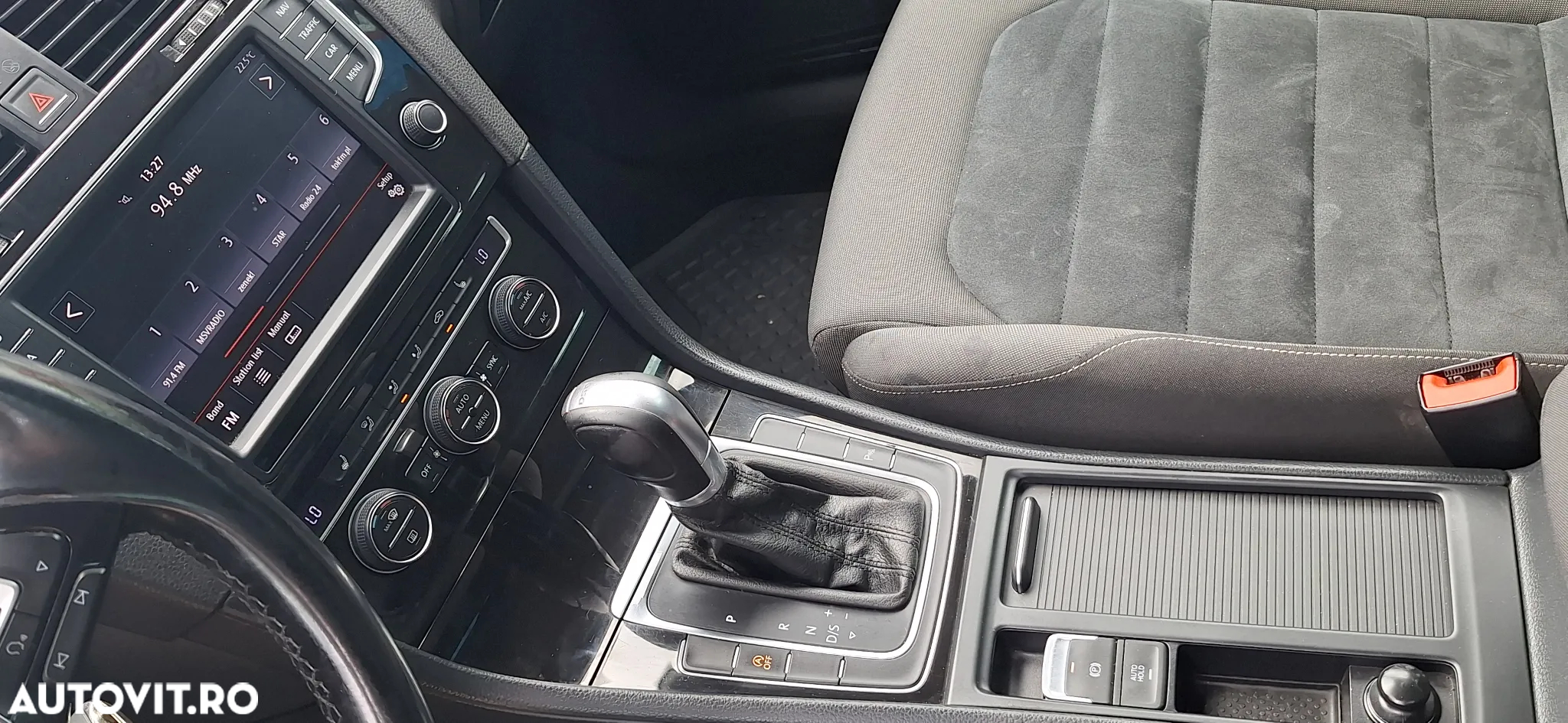Volkswagen Golf 2.0 BlueTDI DSG Highline - 17
