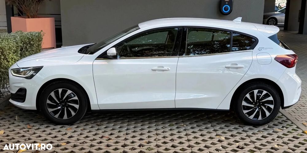 Ford Focus 1.0 EcoBoost Titanium - 4